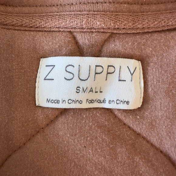 Z SUPPLY Redwood Quilted Jersey Jacket in Saddle-Snap Closure-Stand up Collar‎ - Picture 9 of 13